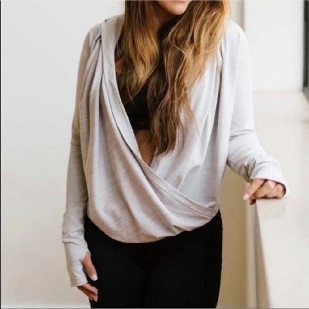 ZYIA Active Haze Silver Gray Twisted Front  Sweatshirt Women  L Yoga‎ Shawl Gym